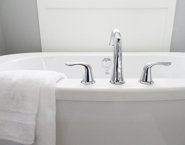 Hvordan en Unidrain hjørnehylde kan transformere dit badeværelse