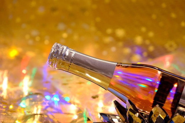 Hvordan opbevarer og serverer du champagne korrekt i en champagneskål?