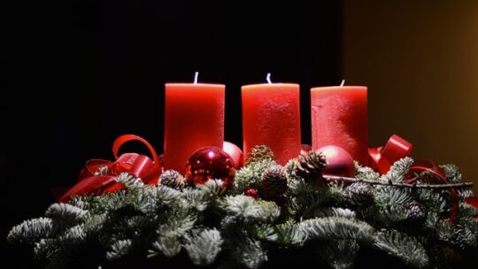 De mest populære julelysestager i 2021: En guide til den perfekte juledekoration